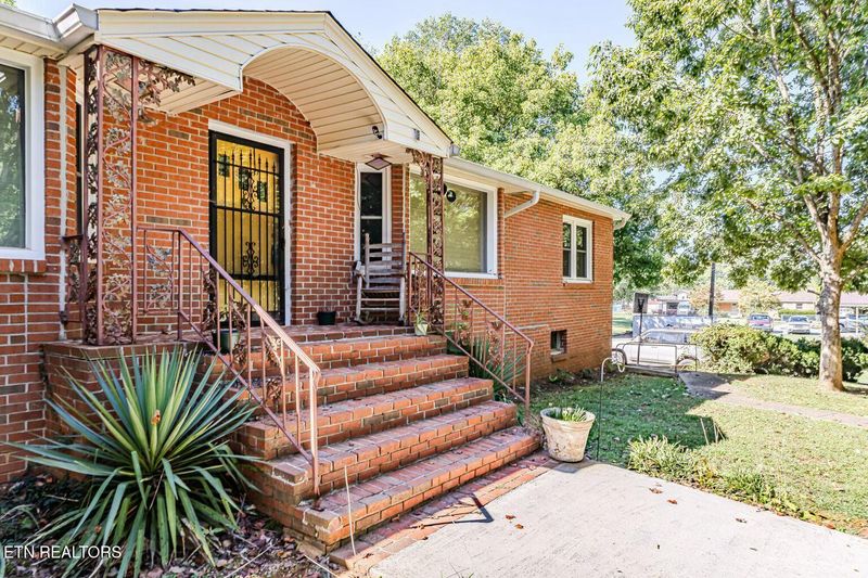801 Gideon St, Athens, TN 37303