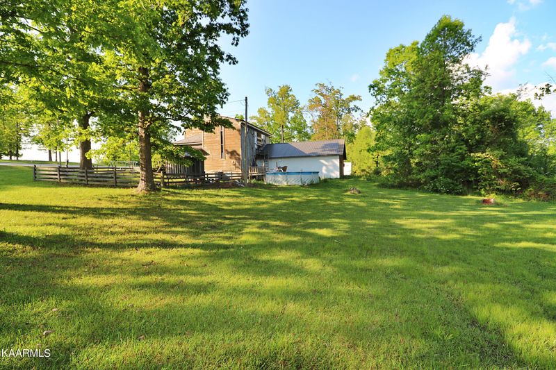 801 Leatherwood Rd, Oneida, TN 37841