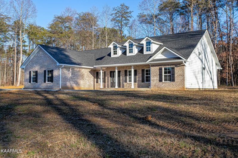 8010 Washington Pike, Corryton, TN 37721