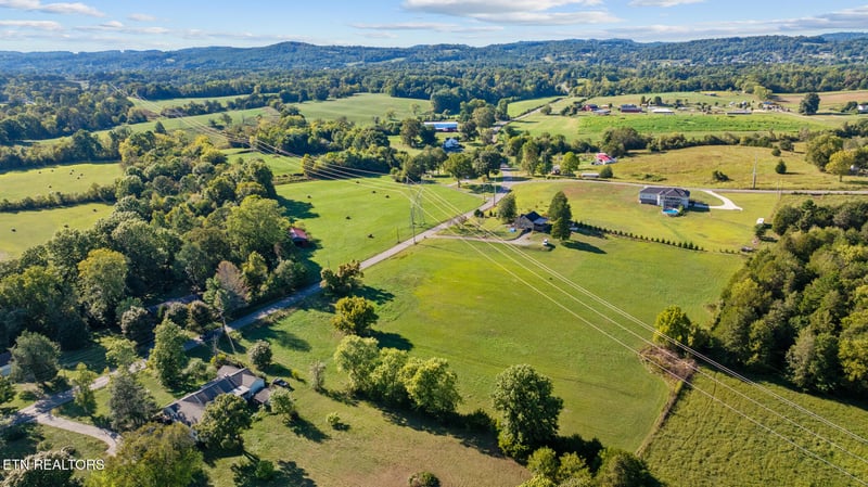 8012 Corryton Rd, Corryton, TN 37721