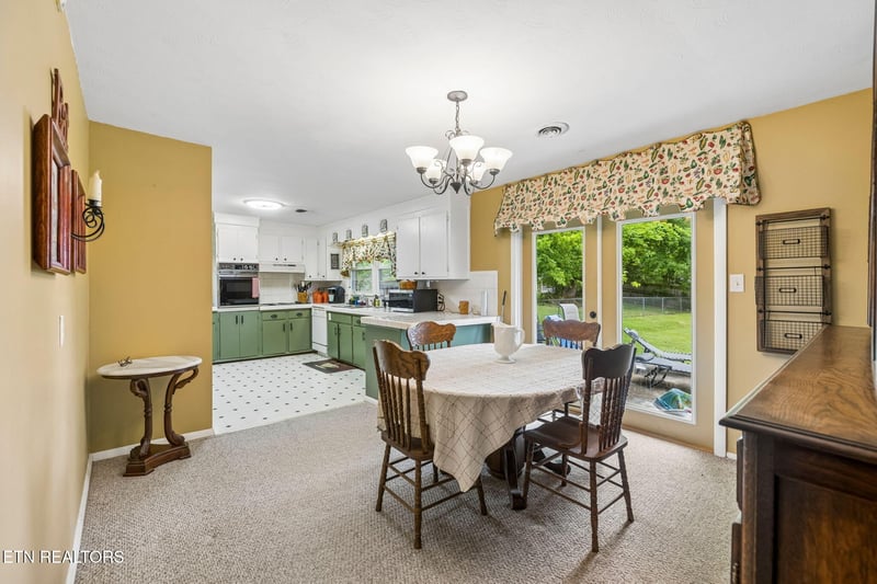 8012 Sharp Rd, Powell, TN 37849