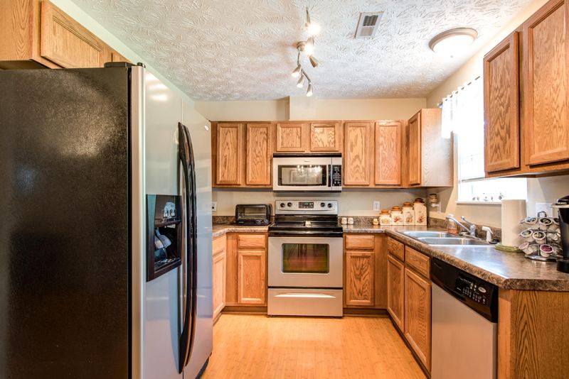 8013 Cold Stream Ln, Knoxville, TN 37920