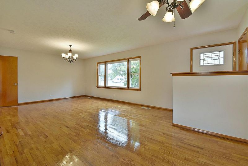 8013 Sharp Rd, Powell, TN 37849