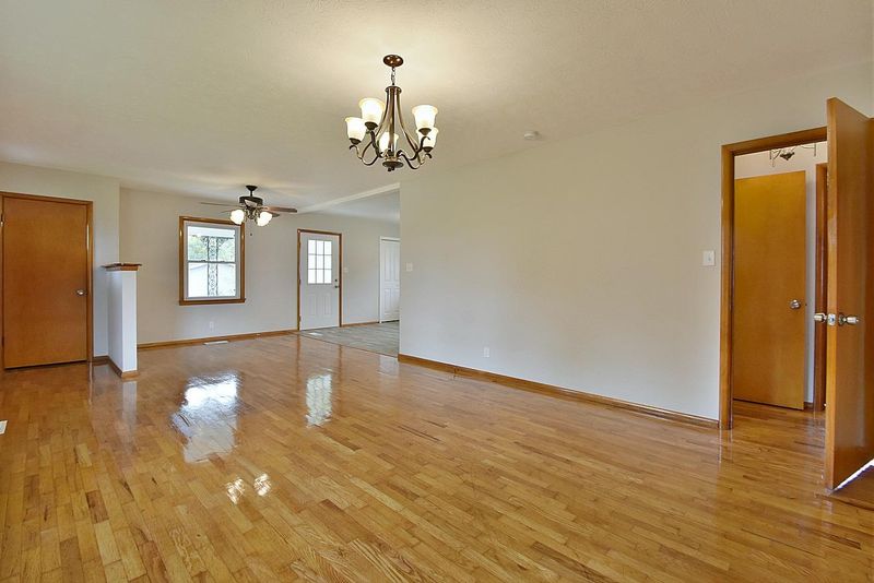 8013 Sharp Rd, Powell, TN 37849