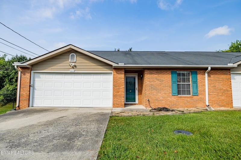 8015 Fenton Way, Powell, TN 37849