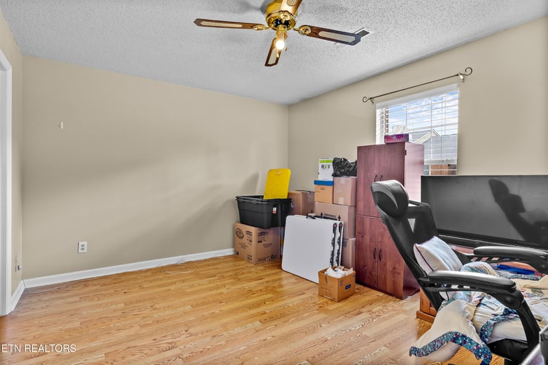 8015 Fenton Way, Powell, TN 37849