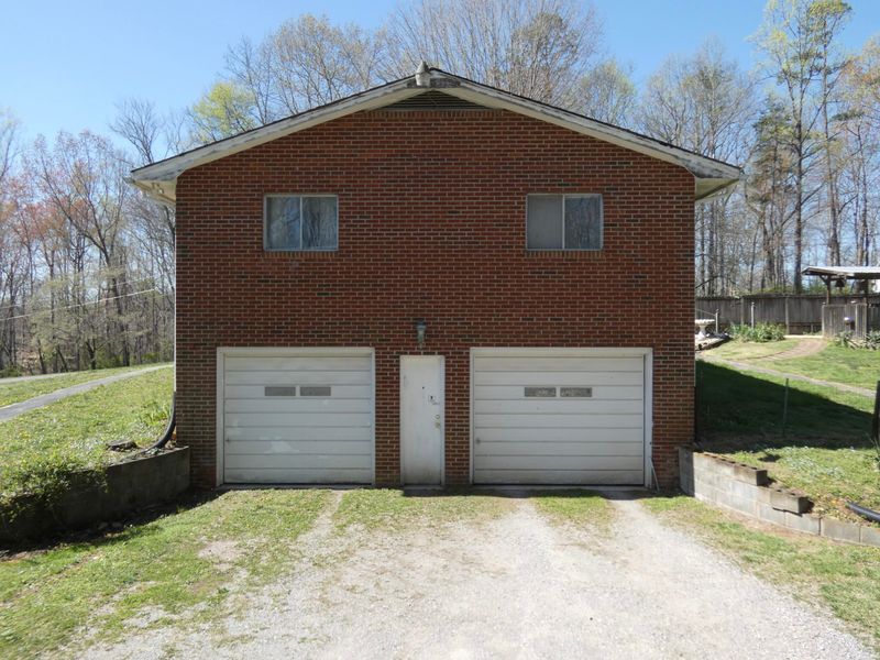 8016 Helen Dr, Powell, TN 37849