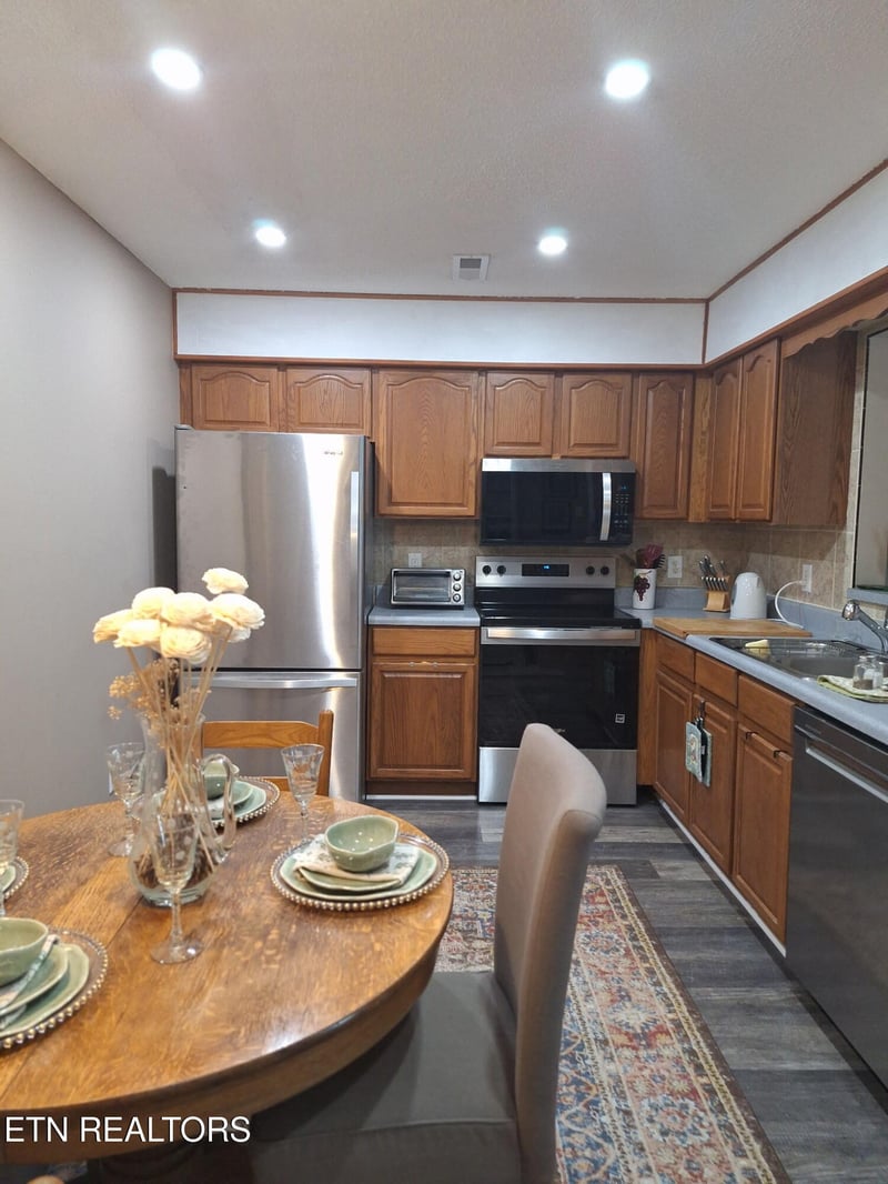 8016 Stablegate Way, Powell, TN 37849