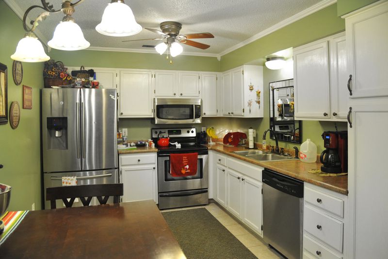 8017 Atmore Way, Powell, TN 37849