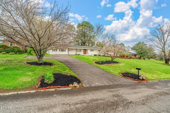 8017 Bennington Dr, Knoxville, TN 37909