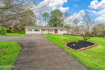 8017 Bennington Dr, Knoxville, TN 37909