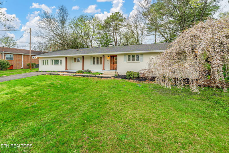 8017 Bennington Dr, Knoxville, TN 37909