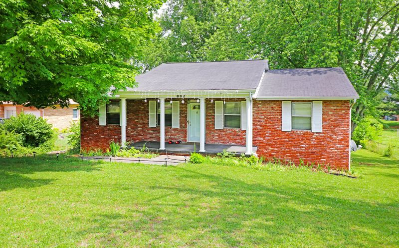 802 Cedar Ln, Knoxville, TN 37912