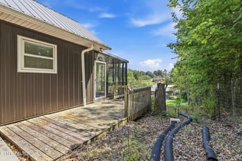 802 Cusick Cir, Lenoir City, TN 37772