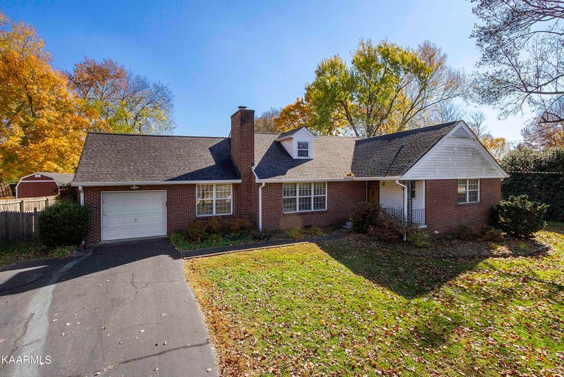 8020 Hayden Dr, Knoxville, TN 37919