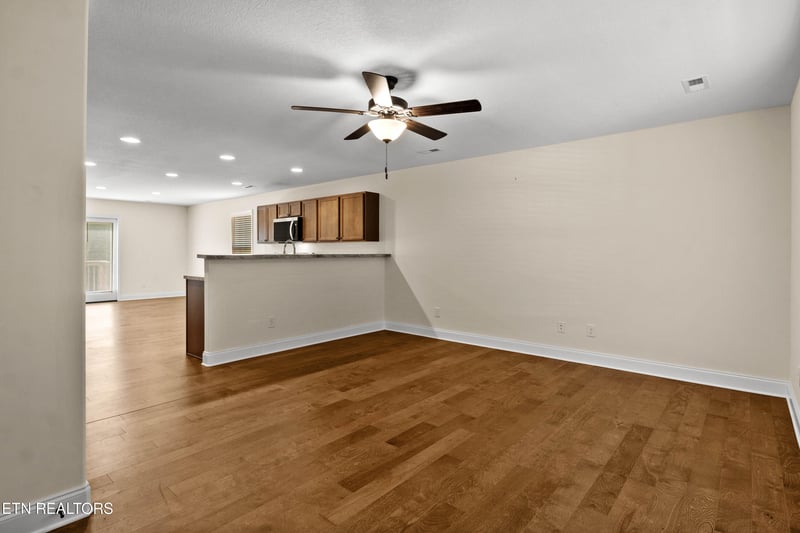8021 Poplar Grove Ln, Powell, TN 37849
