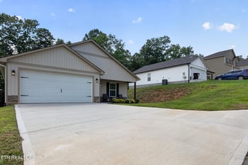 8021 Poplar Grove Ln, Powell, TN 37849