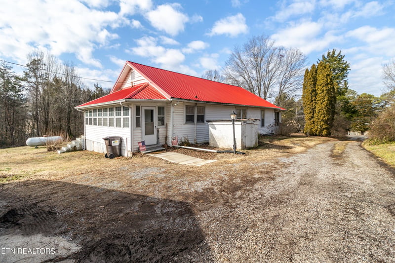 8022 Hill Rd, Knoxville, TN 37938