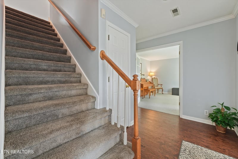 8022 Maple Run Ln, Knoxville, TN 37919