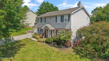8022 Maple Run Ln, Knoxville, TN 37919
