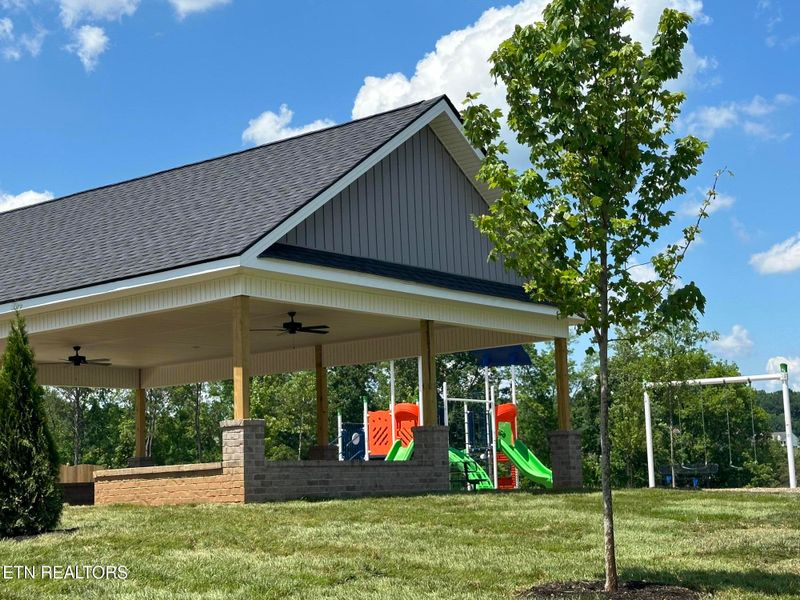 8022 Tree Line Ln, Corryton, TN 37721