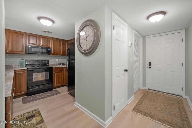 8023 W Old Highway 73 #102, Townsend, TN 37882