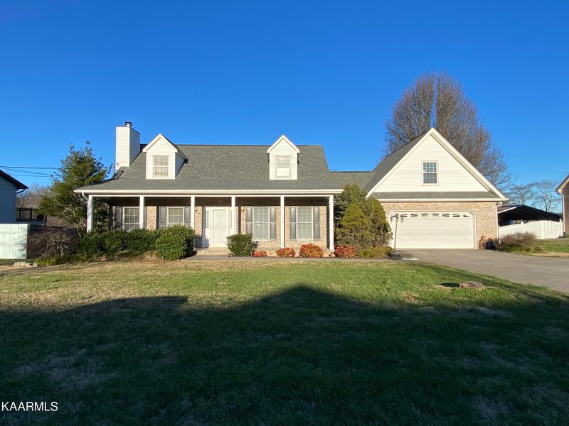 8024 Paradise Dr, Powell, TN 37849