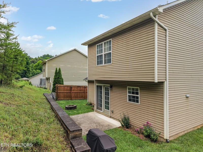 8025 Cold Stream Ln, Knoxville, TN 37920