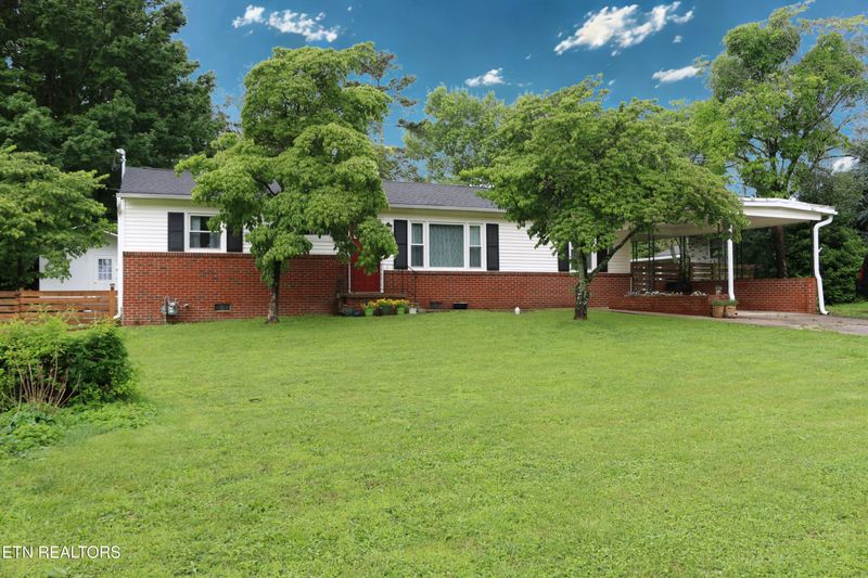 8025 Sharp Rd, Powell, TN 37849