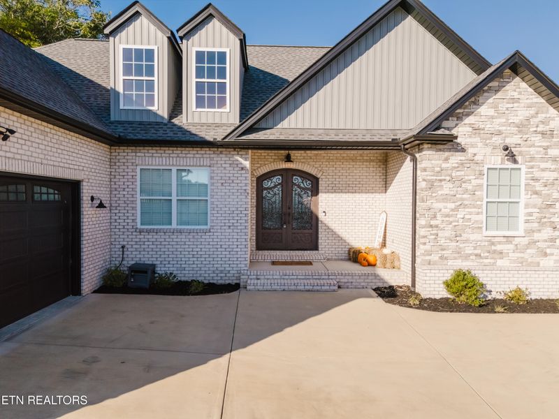 8026 Canter Ln, Powell, TN 37849