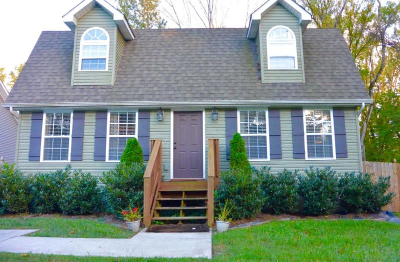 8026 Luscombe Dr, Knoxville, TN 37919