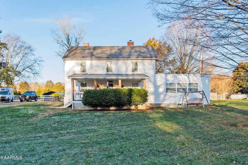 8027 Washington Pike, Corryton, TN 37721
