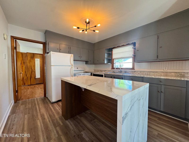 8029 Sharp Rd, Powell, TN 37849