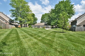 803 Farragut Commons Dr, Knoxville, TN 37934