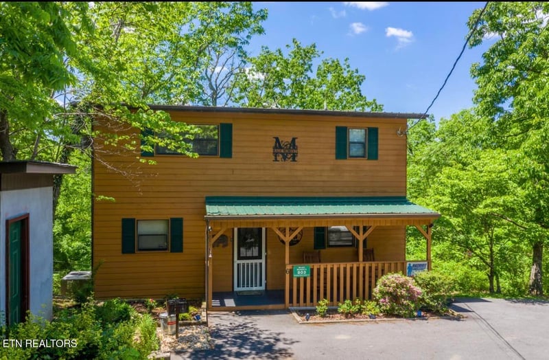 803 Sunrise Blvd, Sevierville, TN 37862