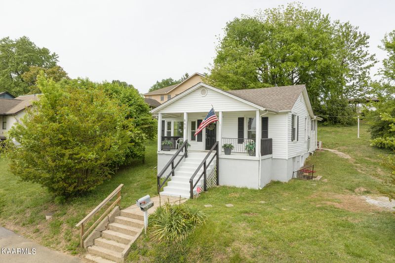 803 W Oak Hill Ave, Knoxville, TN 37921
