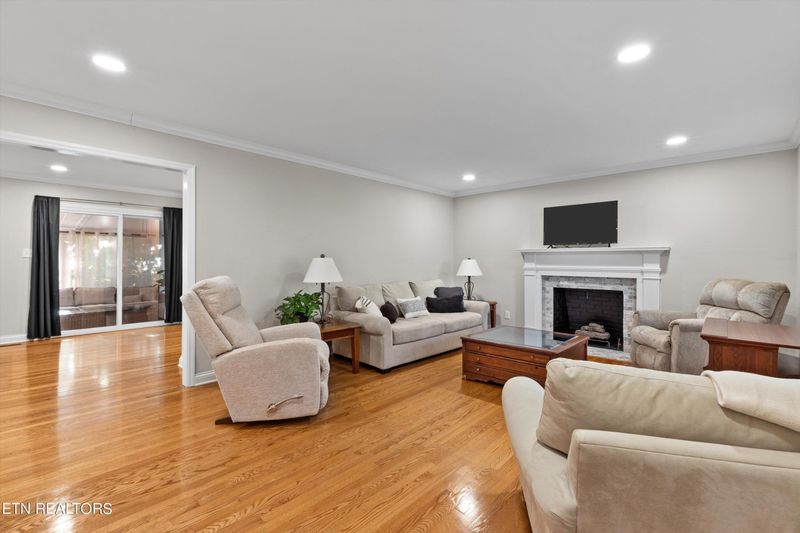 8032 Hayden Dr, Knoxville, TN 37919