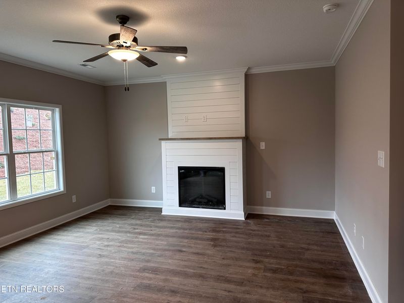 8034 Tree Line Ln, Corryton, TN 37721