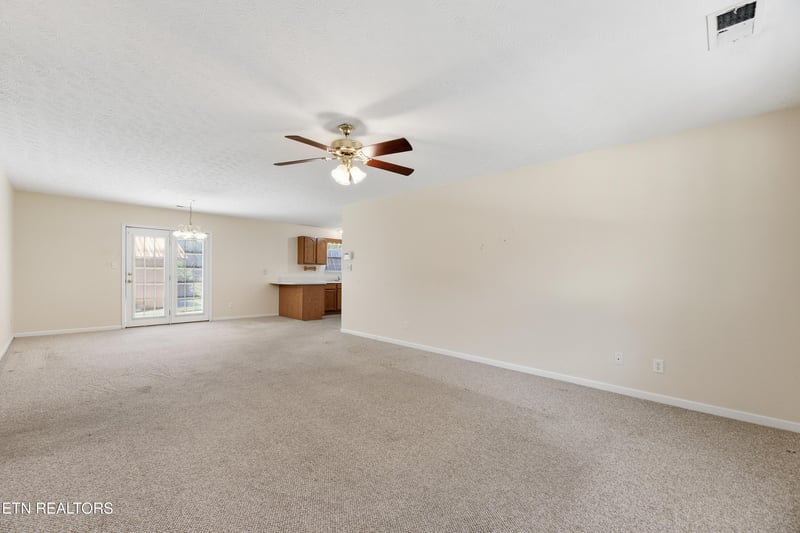 8039 Florence Gardens Rd, Knoxville, TN 37938