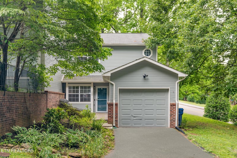 804 Olde Pioneer Tr #150, Knoxville, TN 37923