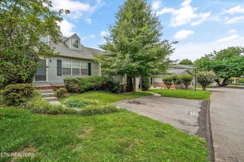 804 Olde Pioneer Tr #165, Knoxville, TN 37923