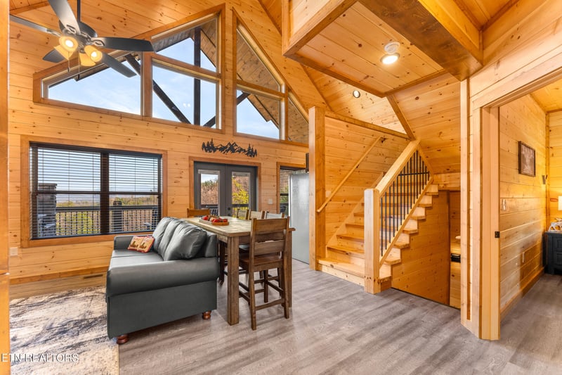 804 Peak Loop Way, Pigeon Forge, TN 37863