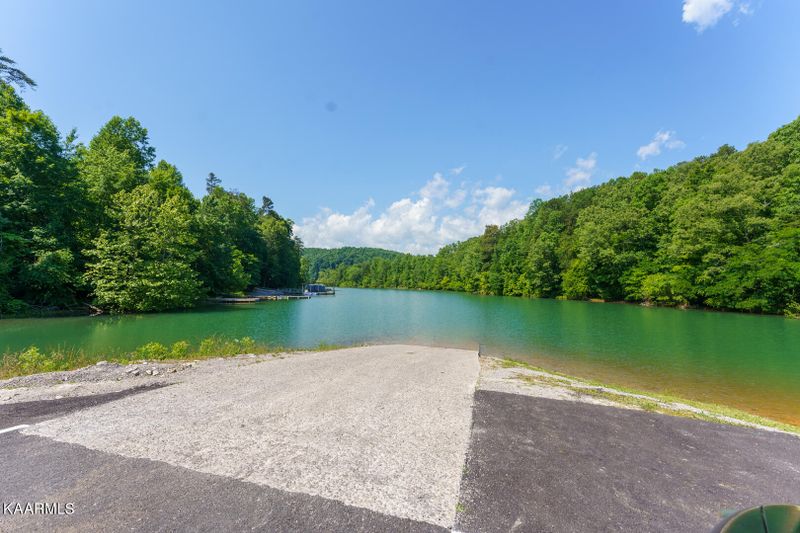 804 Pine Hollow Rd, Jacksboro, TN 37757