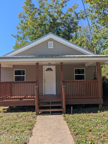 804 Virginia Ave, Harriman, TN 37748