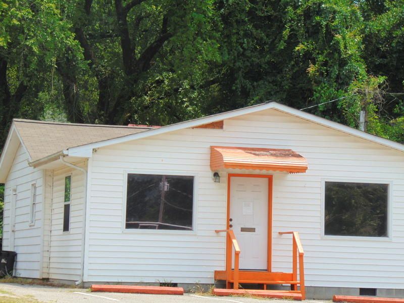804 W Race St, Kingston, TN 37763