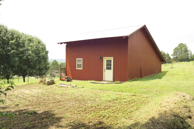 8040 Shannon Hills Rd, Corryton, TN 37721