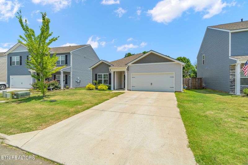8048 Dennis Fox Ln, Knoxville, TN 37938