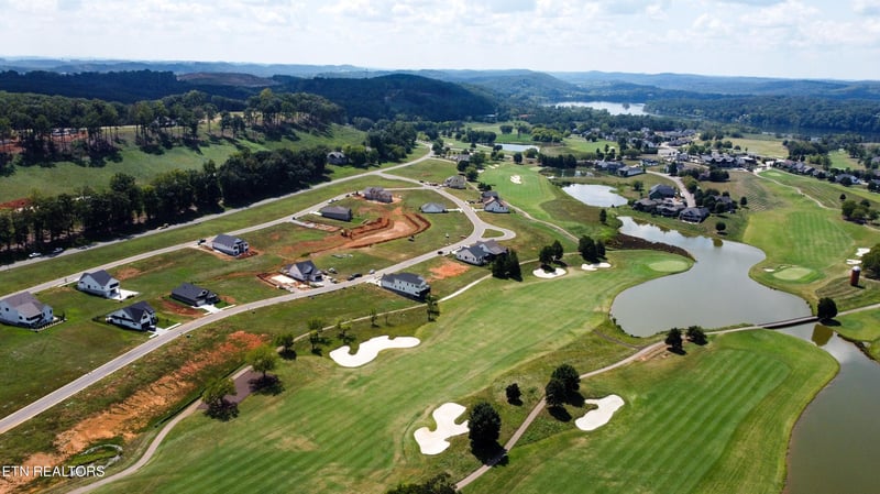 805 Black Bear Cir, Loudon, TN 37774