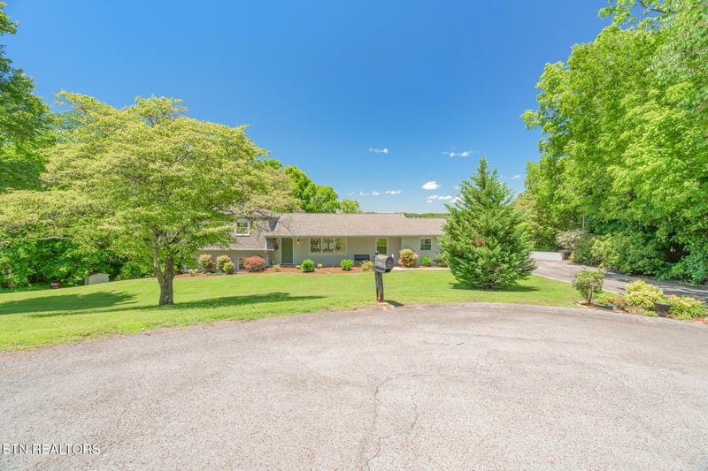 805 Butler Dr, Loudon, TN 37774
