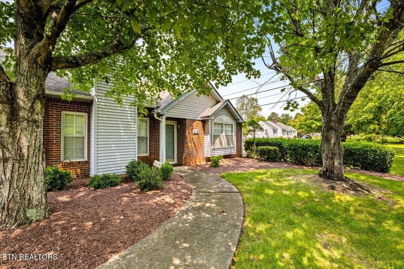 805 Cedar Ln #A4, Knoxville, TN 37912